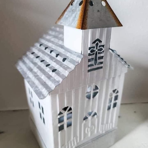 Scentsy Little Church Warmer - Picture 2 of 2